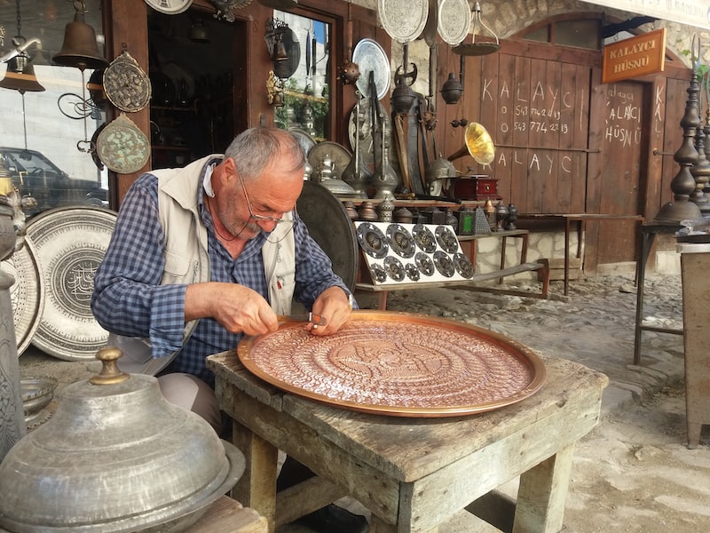Akçay'da Tarihi Mağaralar ve Doğal Güzellikler